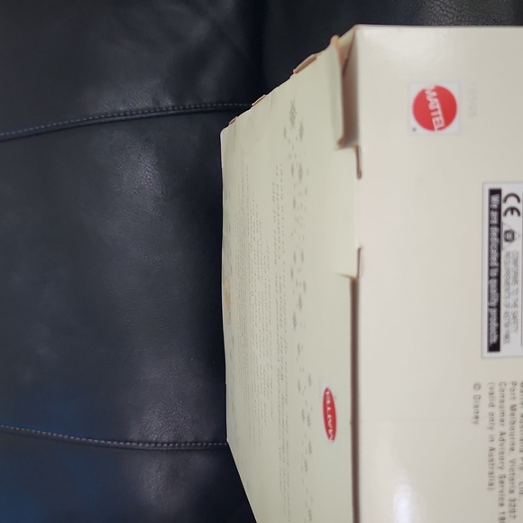 KB TOYS WINTER DREAMS SPECIAL EDITION BARBIE CINDERELLA - Picture 5 of 6